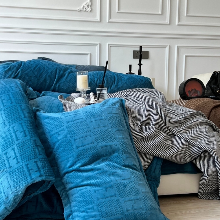 91家纺网 家纺一手货源 找家纺 安莱生活2022新款牛奶绒雕花210克重比弗利系列保加利亚蓝