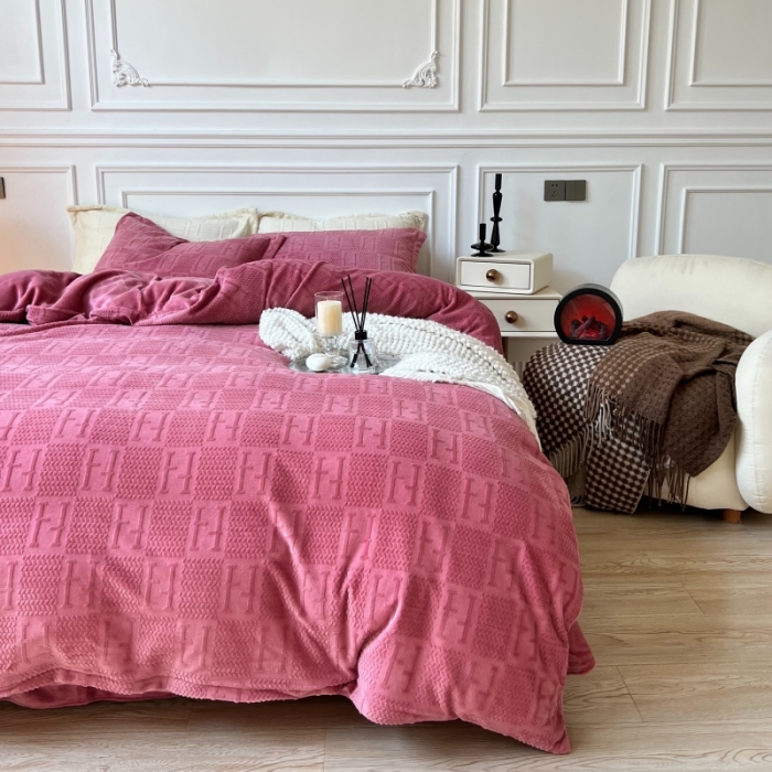 91家纺网 家纺一手货源 找家纺 安莱生活 2022新款牛奶绒雕花210克重比弗利系列覆盆子粉