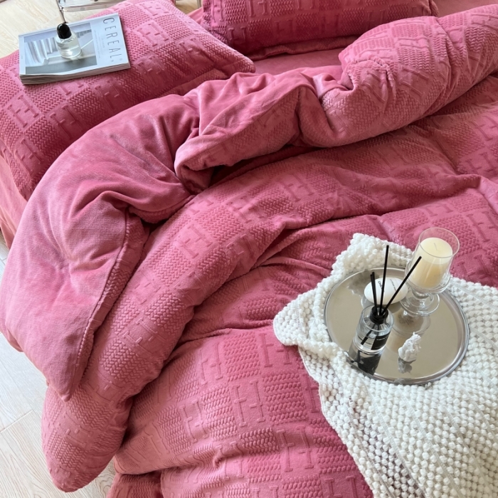 91家纺网 家纺一手货源 找家纺 安莱生活 2022新款牛奶绒雕花210克重比弗利系列覆盆子粉