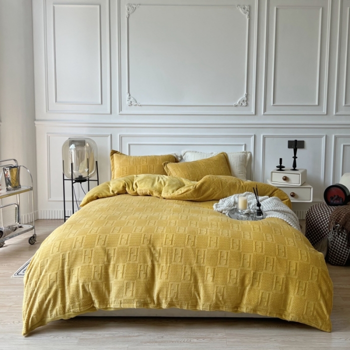 91家纺网 家纺一手货源 找家纺 安莱生活 2022新款牛奶绒雕花210克重比弗利系列 琥珀黄