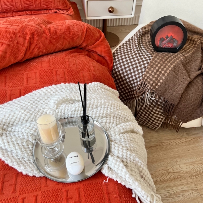 91家纺网 家纺一手货源 找家纺 安莱生活 2022新款牛奶绒雕花210克重比弗利系列 熔岩橙