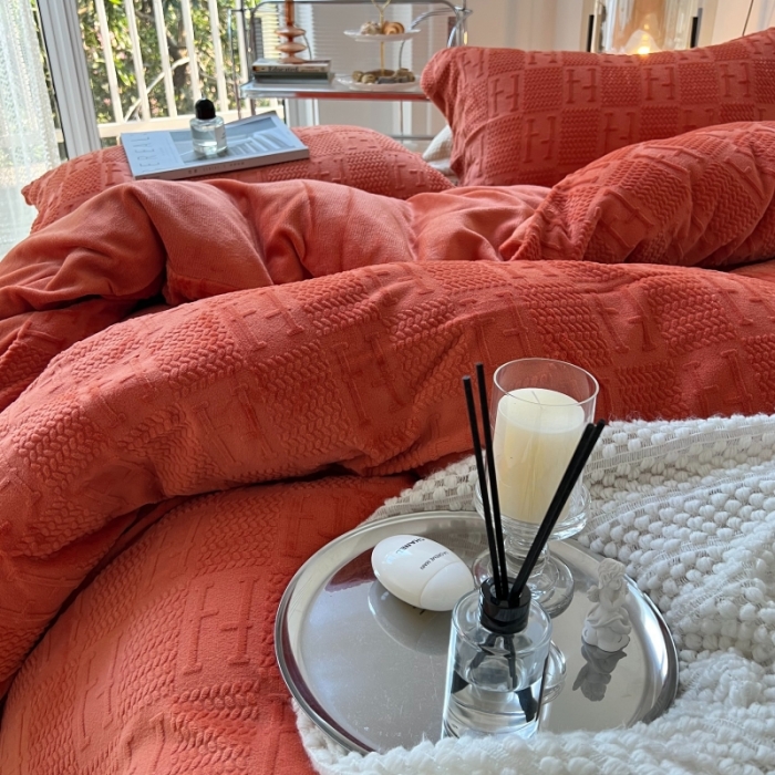 91家纺网 家纺一手货源 找家纺 安莱生活 2022新款牛奶绒雕花210克重比弗利系列 熔岩橙