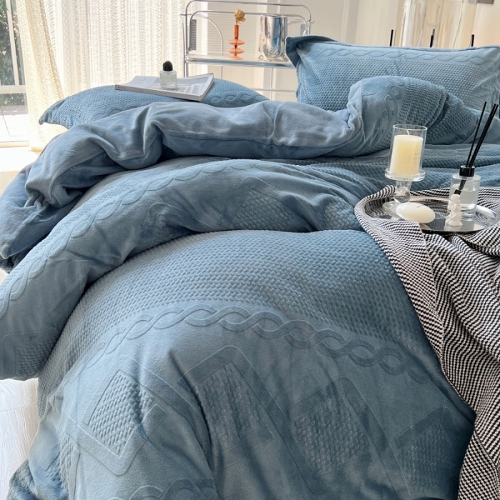 91家纺网 家纺一手货源 找家纺 安莱生活 2022新款牛奶绒雕花210克重丽芙系列 巴黎灰