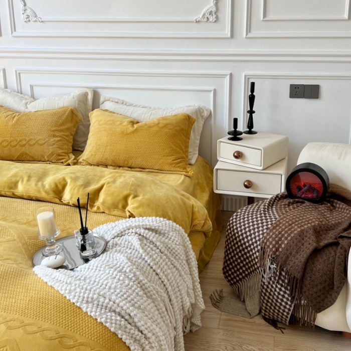 91家纺网 家纺一手货源 找家纺 安莱生活 2022新款牛奶绒雕花210克重丽芙系列 琥珀黄