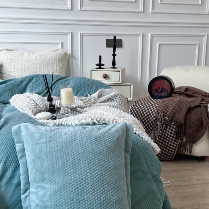 91家纺网 家纺一手货源 找家纺 安莱生活 2022新款牛奶绒雕花210克重丽芙系列 天青色