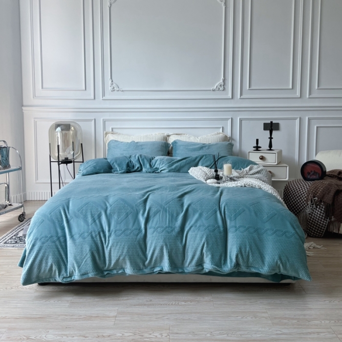 91家纺网 家纺一手货源 找家纺 安莱生活 2022新款牛奶绒雕花210克重丽芙系列 天青色