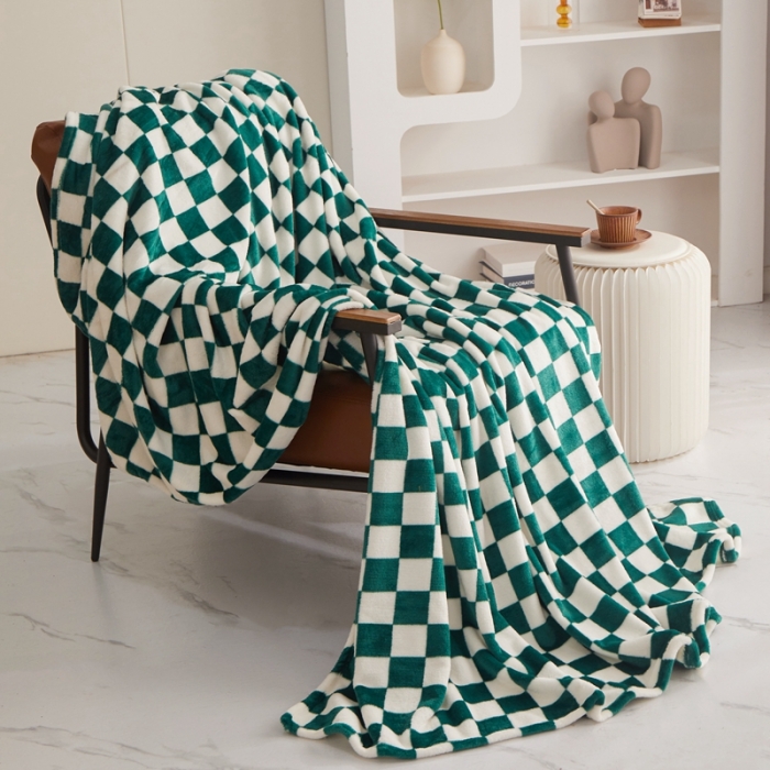 91家纺网 家纺一手货源 找家纺 新丽佳2022新款法兰绒棋盘格毛毯 绿白格