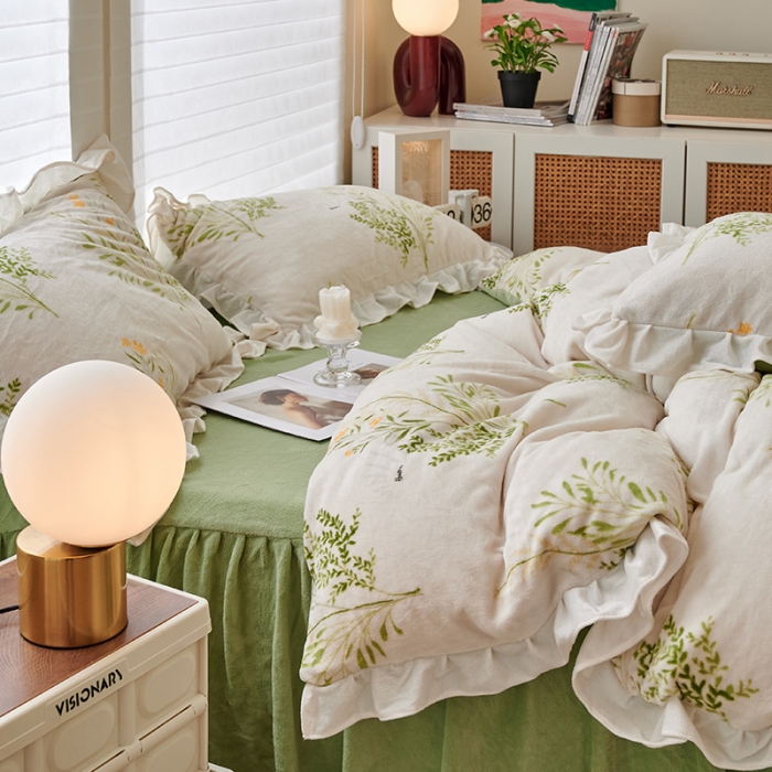 91家纺网 家纺一手货源 找家纺 2023新款 包小包 高克重小清新印花花边牛奶绒四件套 仙草