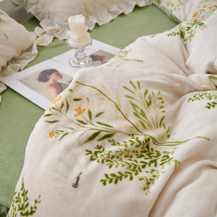 91家纺网 家纺一手货源 找家纺 2023新款 包小包 高克重小清新印花花边牛奶绒四件套 仙草