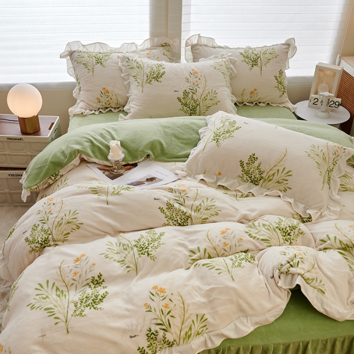 91家纺网 家纺一手货源 找家纺 2023新款 包小包 高克重小清新印花花边牛奶绒四件套 仙草