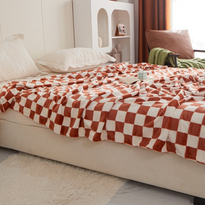 91家纺网 家纺一手货源 找家纺 新丽佳2022新款法兰绒棋盘格毛毯 红咖格