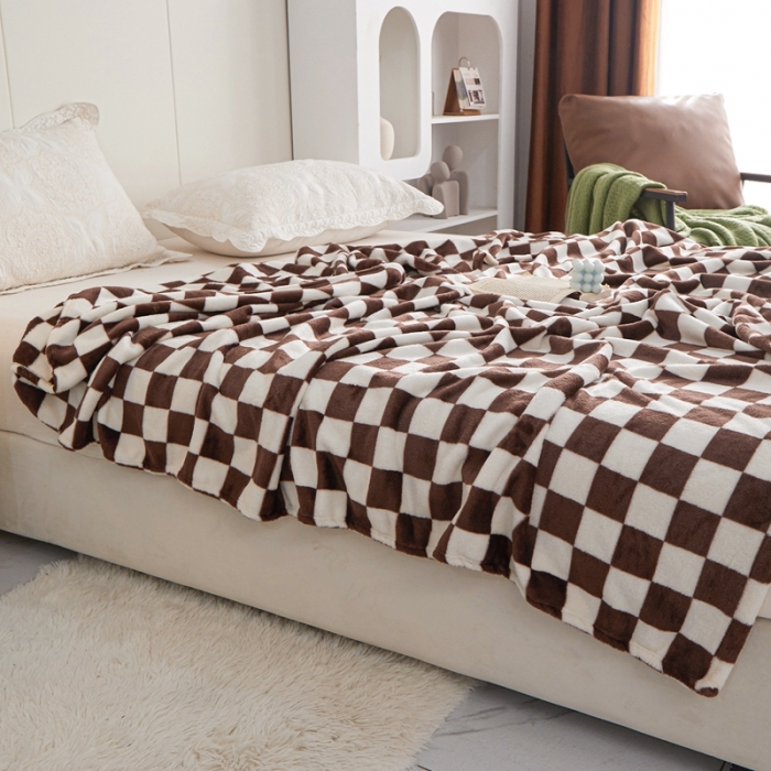 91家纺网 家纺一手货源 找家纺 新丽佳2022新款法兰绒棋盘格毛毯 咖啡格