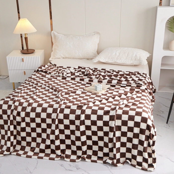 91家纺网 家纺一手货源 找家纺 新丽佳2022新款法兰绒棋盘格毛毯 咖啡格