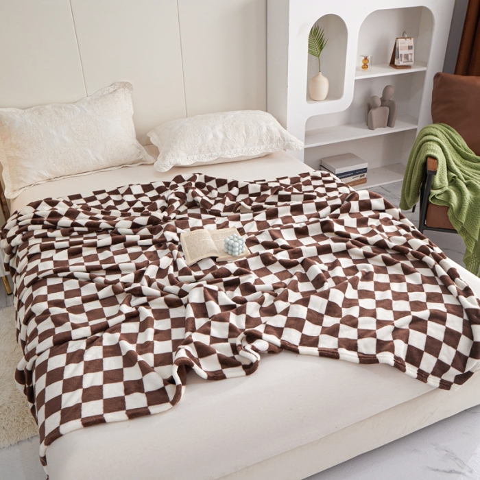 91家纺网 家纺一手货源 找家纺 新丽佳2022新款法兰绒棋盘格毛毯 咖啡格