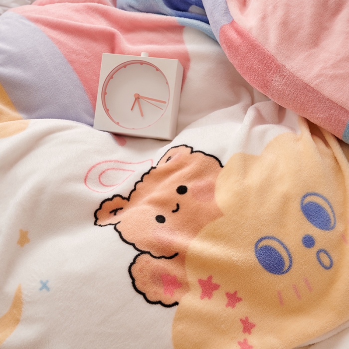 91家纺网 家纺一手货源 找家纺 2023新款包小包高克重小清新印花花边牛奶绒四件套彩虹女孩