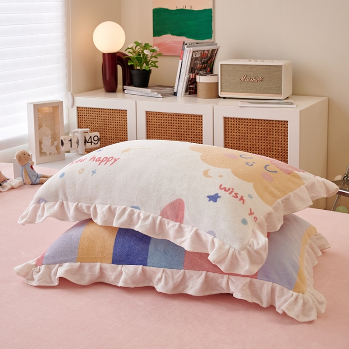 91家纺网 家纺一手货源 找家纺 2023新款包小包高克重小清新印花花边牛奶绒四件套彩虹女孩