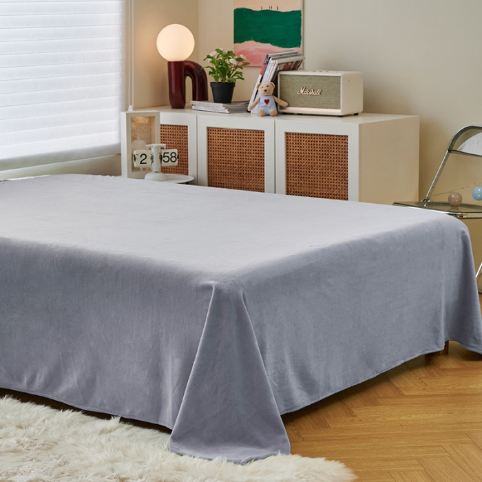 91家纺网 家纺一手货源 找家纺 2023新款包小包高克重小清新印花花边牛奶绒四件套 经典波点