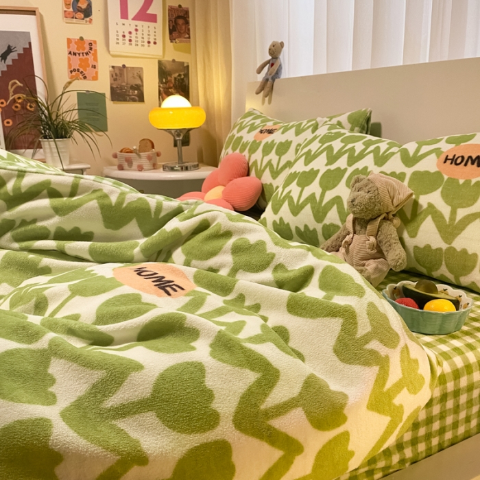 91家纺网 家纺一手货源 找家纺 大渔生活 2024新款牛奶绒印花系列四件套 小情调