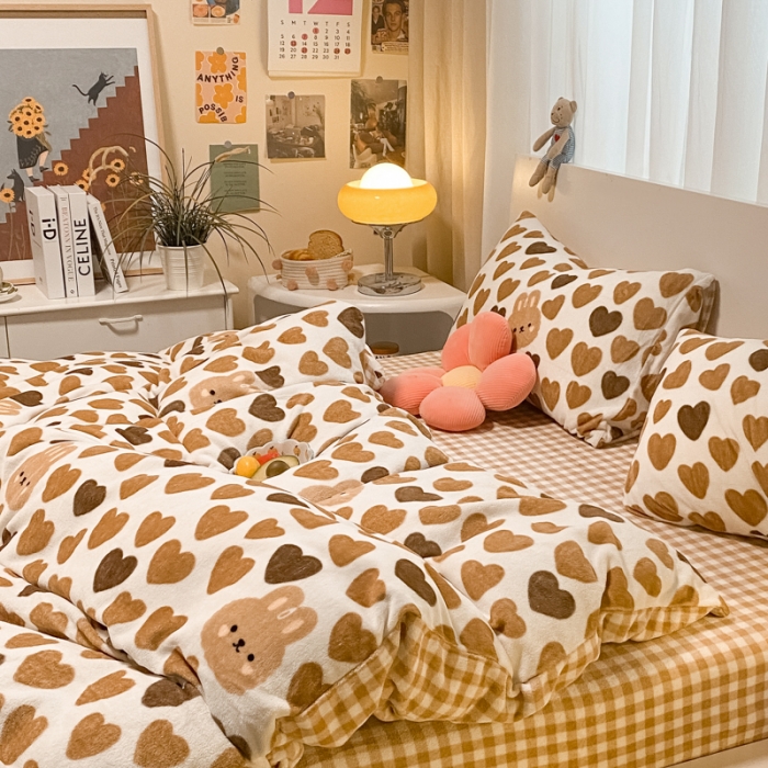 91家纺网 家纺一手货源 找家纺 大渔生活 2024新款牛奶绒印花系列四件套 心动