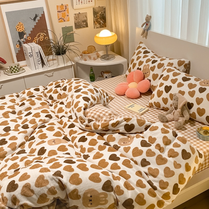 91家纺网 家纺一手货源 找家纺 大渔生活 2024新款牛奶绒印花系列四件套 心动