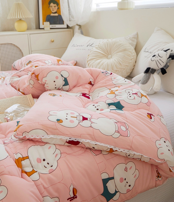 91家纺网 家纺一手货源 找家纺 畅畅A类母婴级数码印花针织棉牛奶蛋白大豆冬被春秋被 奶糖兔