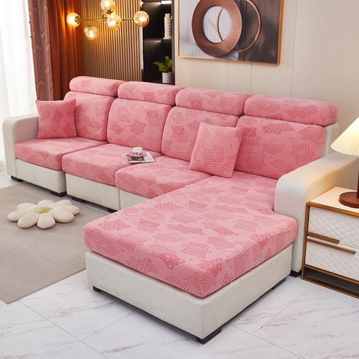 91家纺网 家纺一手货源 找家纺 逐日沙发套 2023新款阳离子雕花沙发套 饼干熊 粉红