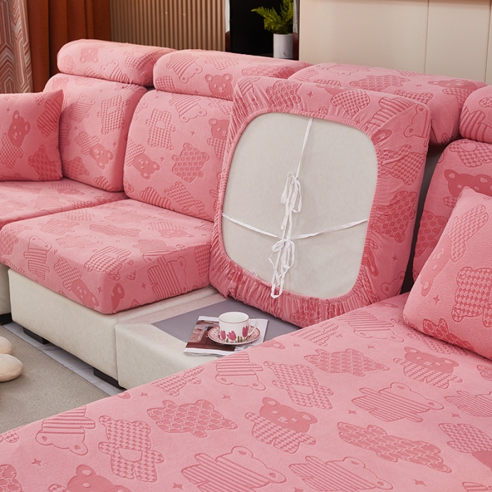 91家纺网 家纺一手货源 找家纺 逐日沙发套 2023新款阳离子雕花沙发套 饼干熊 粉红