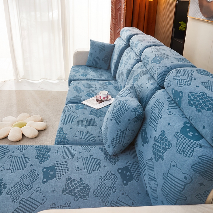 91家纺网 家纺一手货源 找家纺 逐日沙发套 2023新款阳离子雕花沙发套 饼干熊 蓝灰