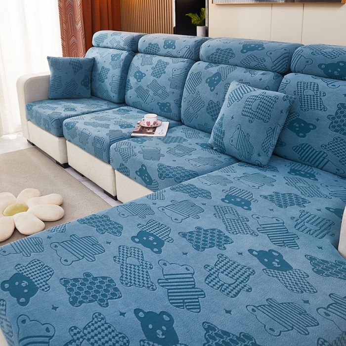 91家纺网 家纺一手货源 找家纺 逐日沙发套 2023新款阳离子雕花沙发套 饼干熊 蓝灰