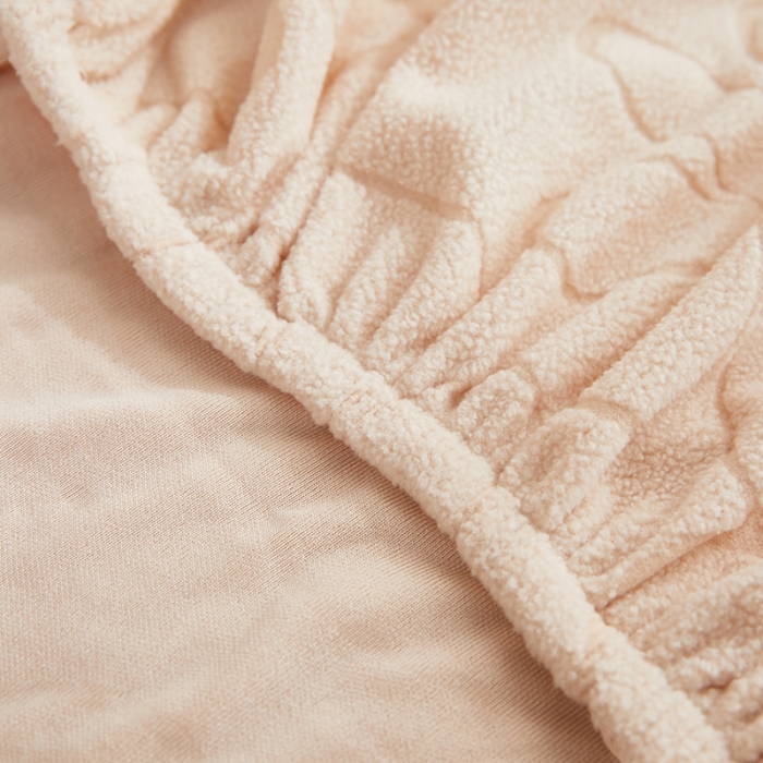 91家纺网 家纺一手货源 找家纺 逐日沙发套 2023新款阳离子雕花沙发套 太阳花 米黄