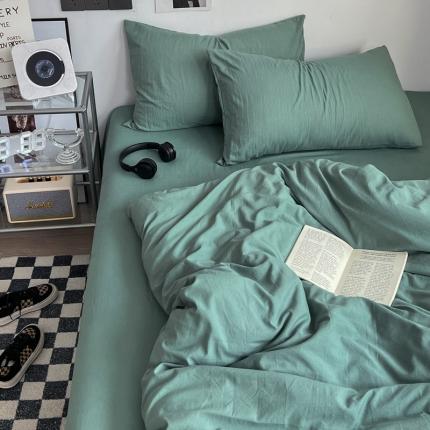 91家纺网 家纺一手货源 找家纺 优色良品 2023新款110克纯色超柔褶皱水洗棉四件套 暗夜绿