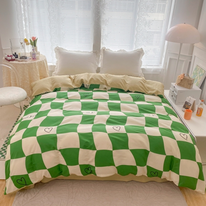 91家纺网 家纺一手货源 找家纺 黑马家居新款全棉印花喷气12868套件-单被套草莓乐园