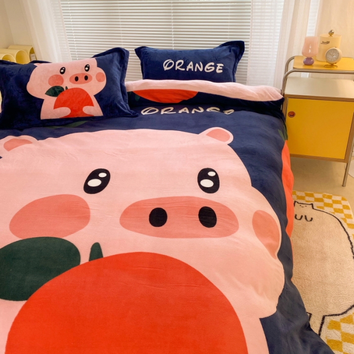 91家纺网 家纺一手货源 找家纺 慕尚 2022爆款大版高克重印花牛奶绒四件套 吃货猪