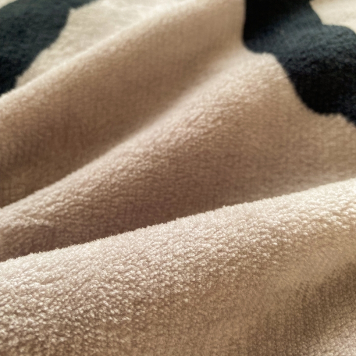 91家纺网 家纺一手货源 找家纺 慕尚 2022爆款大版高克重印花牛奶绒四件套 开心笑脸