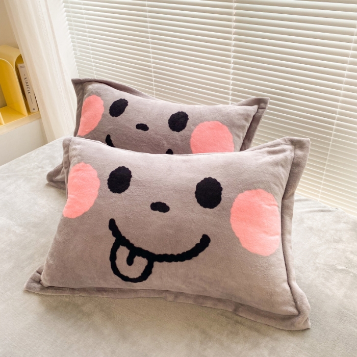 91家纺网 家纺一手货源 找家纺 慕尚 2022爆款大版高克重印花牛奶绒四件套 开心笑脸