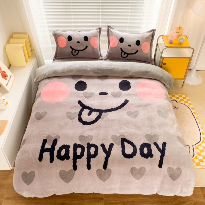 91家纺网 家纺一手货源 找家纺 慕尚 2022爆款大版高克重印花牛奶绒四件套 开心笑脸