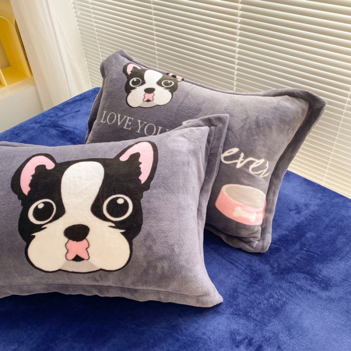 91家纺网 家纺一手货源 找家纺 慕尚 2022爆款大版高克重印花牛奶绒四件套 绅士狗