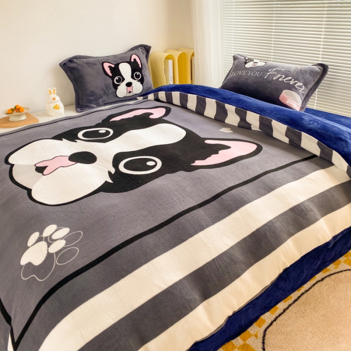 91家纺网 家纺一手货源 找家纺 慕尚 2022爆款大版高克重印花牛奶绒四件套 绅士狗