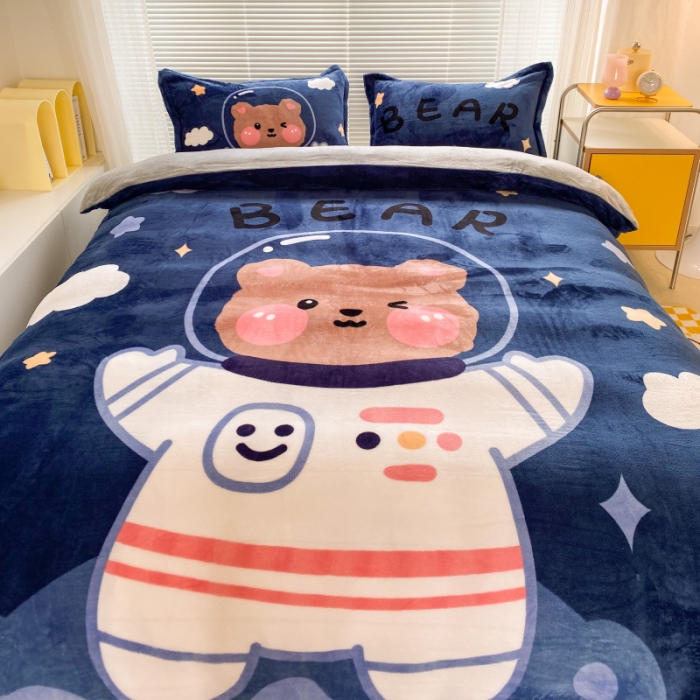 91家纺网 家纺一手货源 找家纺 慕尚 2022爆款大版高克重印花牛奶绒四件套 太空熊宝