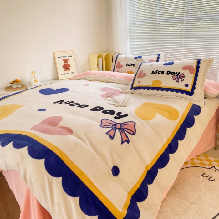 91家纺网 家纺一手货源 找家纺 慕尚 2022爆款大版高克重印花牛奶绒四件套 小爱心