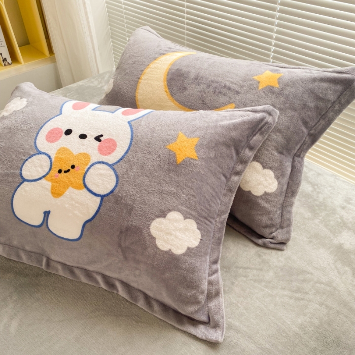 91家纺网 家纺一手货源 找家纺 慕尚 2022爆款大版高克重印花牛奶绒四件套 月亮兔