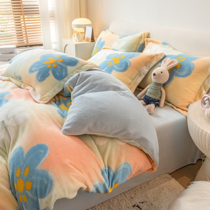 91家纺网 家纺一手货源 找家纺 丝羽坊2022专版花型直播供货双面牛奶绒印花四件套被套 新图二繁花似锦