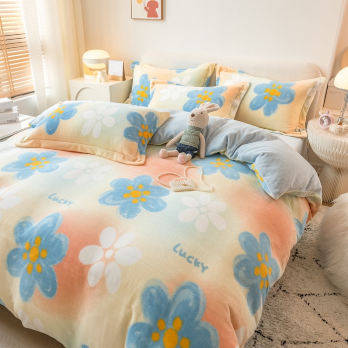 91家纺网 家纺一手货源 找家纺 丝羽坊2022专版花型直播供货双面牛奶绒印花四件套被套 新图二繁花似锦