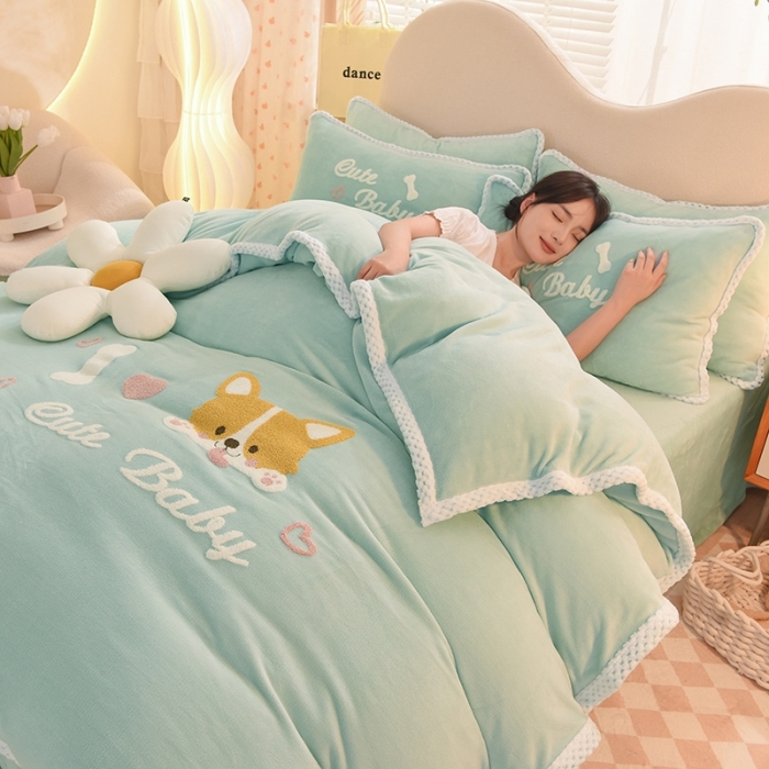 91家纺网 家纺一手货源 找家纺 菲儿  2022新款毛巾绣牛奶绒四件套 旺仔-抹茶绿