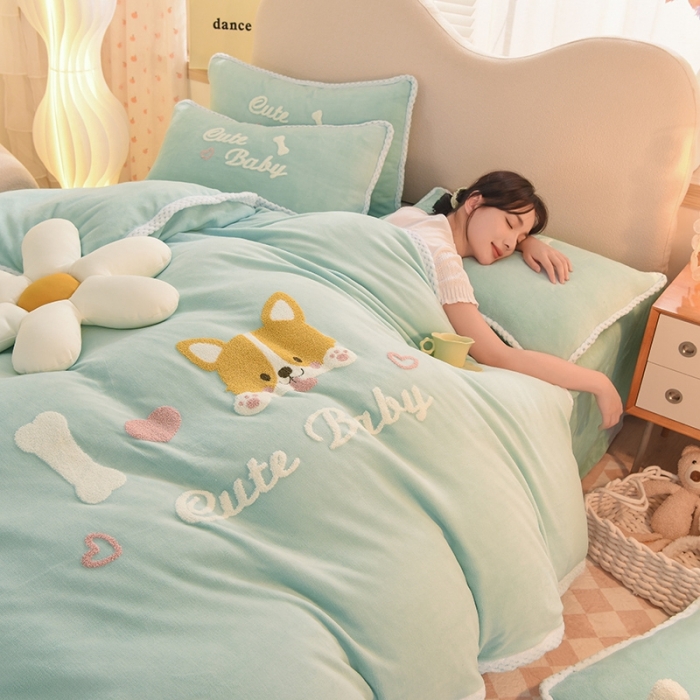 91家纺网 家纺一手货源 找家纺 菲儿  2022新款毛巾绣牛奶绒四件套 旺仔-抹茶绿