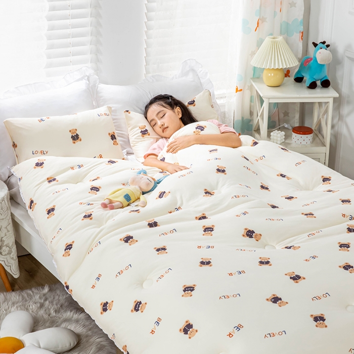 91家纺网 家纺一手货源 找家纺 天瑜家纺2023新款A类针织棉冬被儿童冬被 lovely 熊