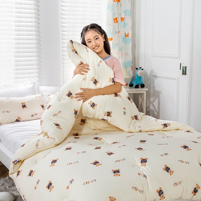 91家纺网 家纺一手货源 找家纺 天瑜家纺2023新款A类针织棉冬被儿童冬被 lovely 熊