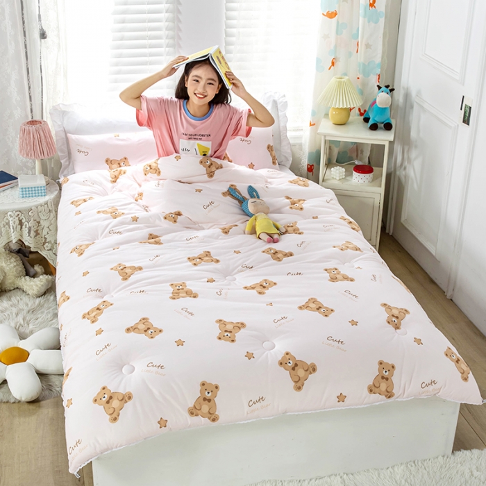 91家纺网 家纺一手货源 找家纺 天瑜家纺2023新款A类针织棉冬被儿童冬被 Q熊粉