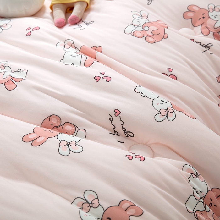 91家纺网 家纺一手货源 找家纺 天瑜家纺2023新款A类针织棉冬被儿童冬被 小兔子粉