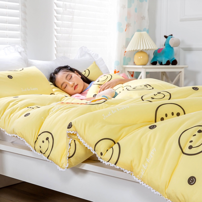 91家纺网 家纺一手货源 找家纺 天瑜家纺2023新款A类针织棉冬被儿童冬被 笑脸黄